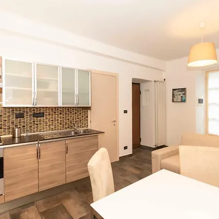 Guesthost - Piazza Vittorio Veneto Appartement *