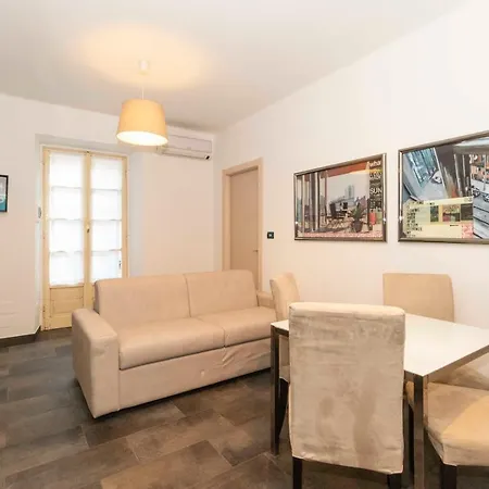 Guesthost - Piazza Vittorio Veneto Appartement