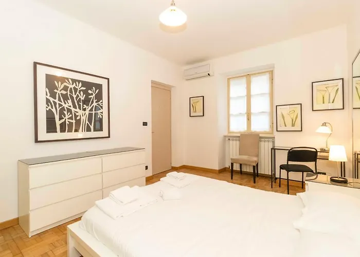 Guesthost - Piazza Vittorio Veneto Apartamento