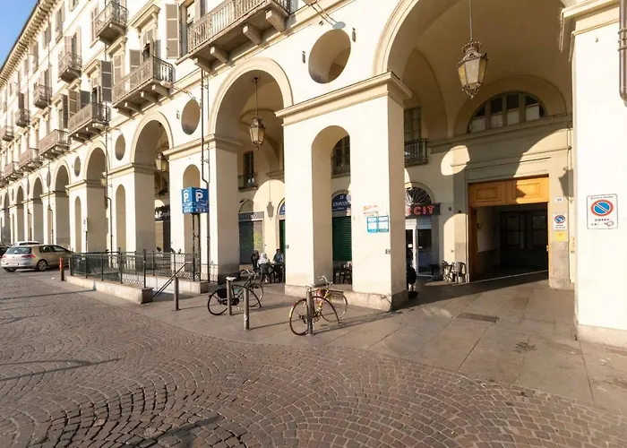 Guesthost - Piazza Vittorio Veneto Apartamento *