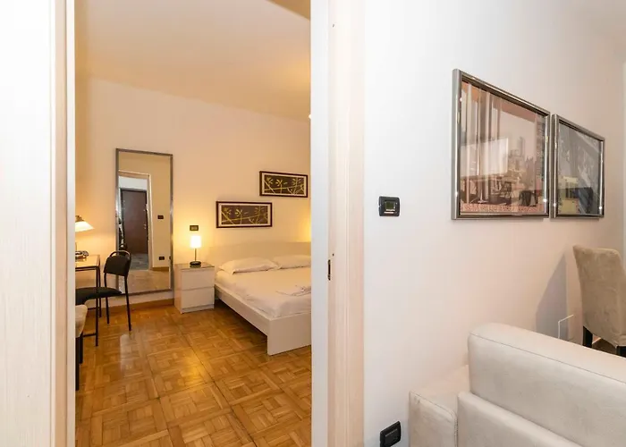 Guesthost - Piazza Vittorio Veneto