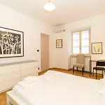 Guesthost - Piazza Vittorio Veneto شقة