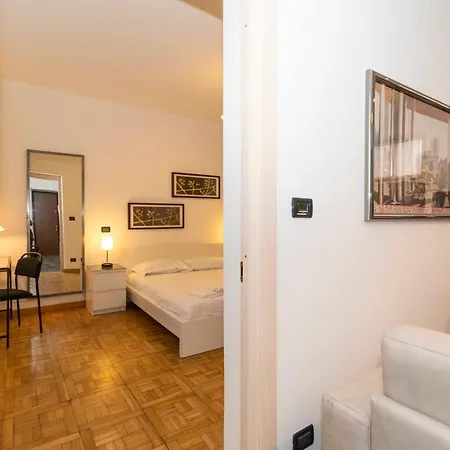 Guesthost - Piazza Vittorio Veneto